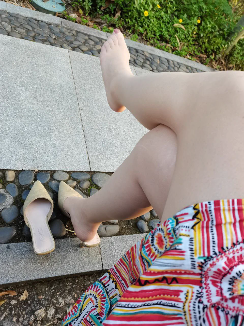 有宝子私信喜欢红色指甲油和丝袜，恰好有就分享一下 https://t.co/qVfOkKq5xv