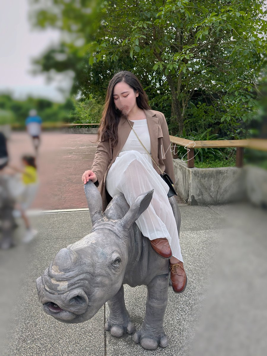 涼涼的天氣✨
又想去動物園當犀牛公主ㄌヾ(*´∀｀*)ﾉ

#不在辦公室 #動物園 #舊照 

非常非常喜歡動物園
春夏晴朗的時候完全是我的約會聖地
然後真的覺得我看起來很適合騎犀牛欸（？ https://t.co/4DbTW7lxOc