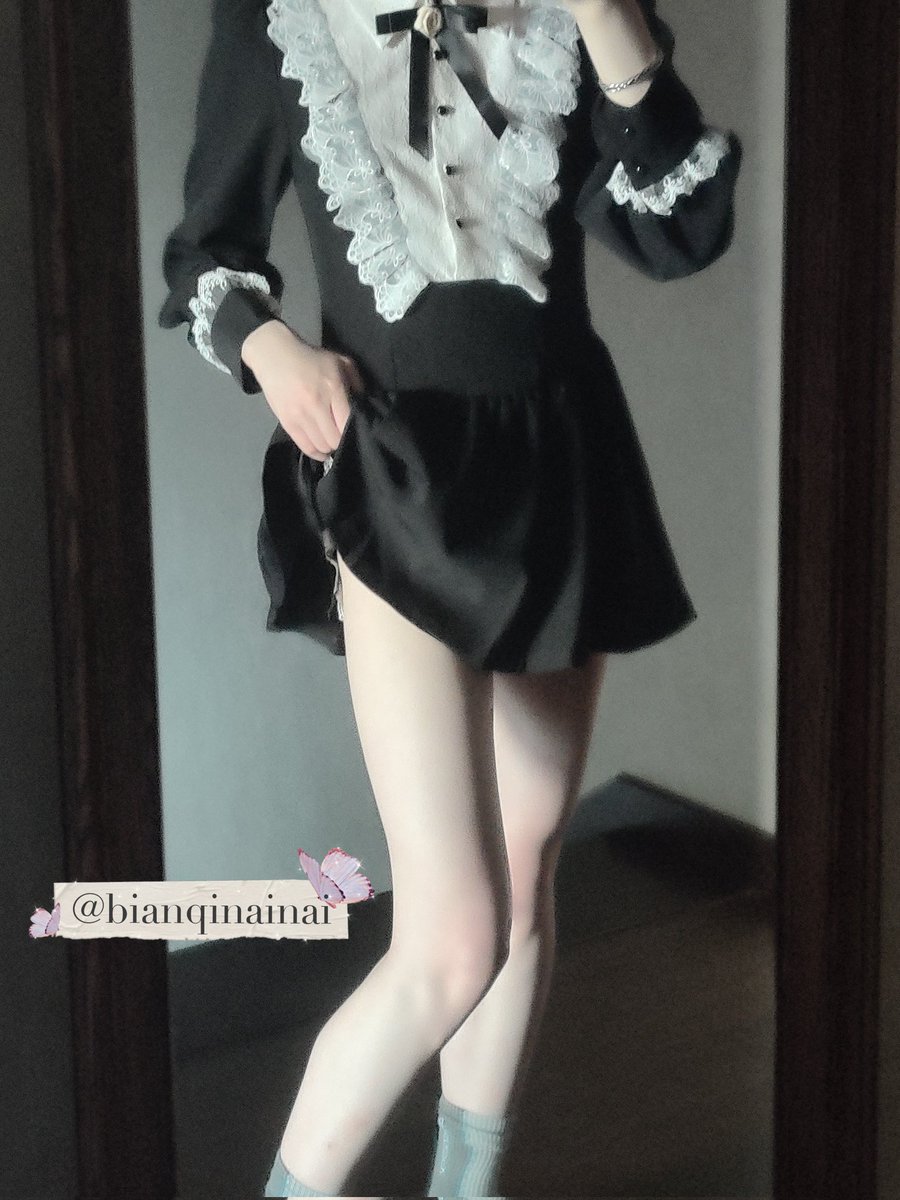这次点赞过200发唧唧照片~♡
（膝盖是粉的噢~）
#伪娘 #雌堕 #反差 #原相机 https://t.co/fHwxFcz2MD