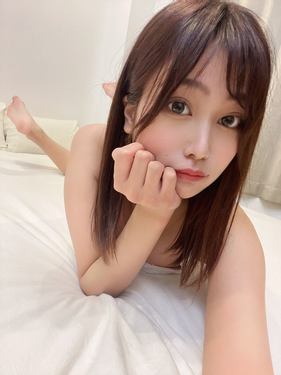 じーっ🦉 https://t.co/9FsQDjXueR