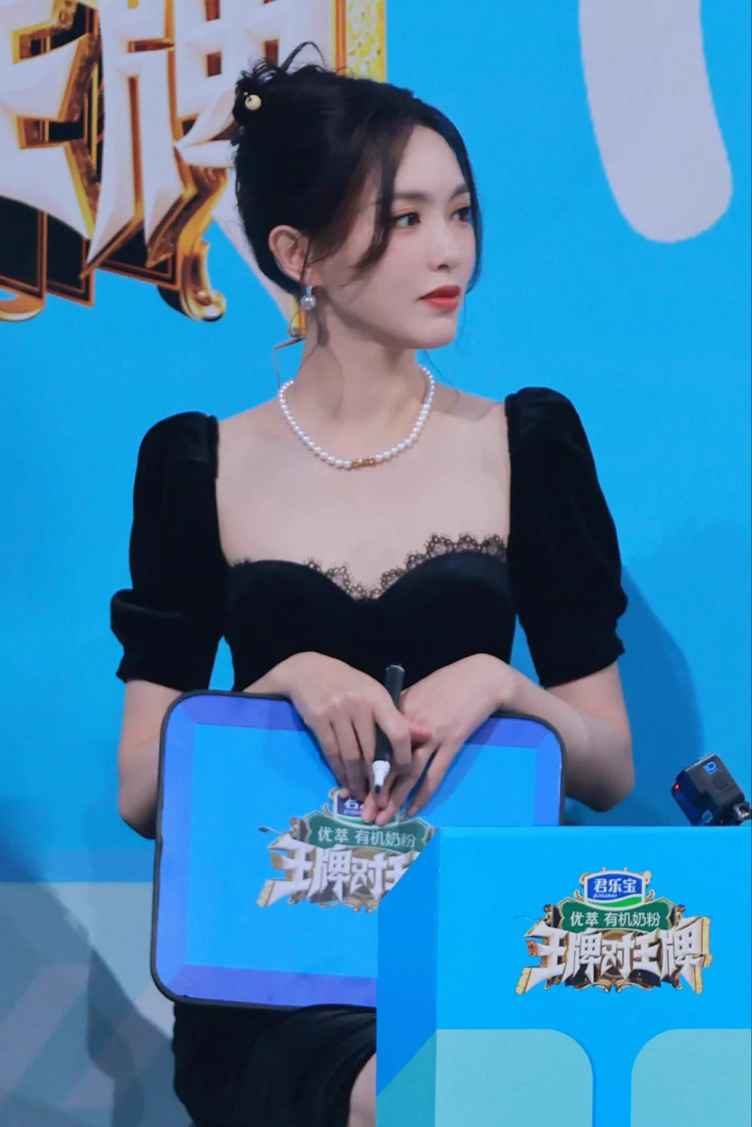 哎哟哎哟，我的唐嫣麻麻，你这样盯着我简直是不要我活呀 https://t.co/RKskIMQEso