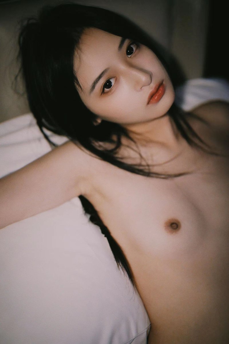 让我坠入纯白无边梦境

摄影：@deepocean_2022 
出镜：@xizi1840 https://t.co/Gfwl1ghnvp