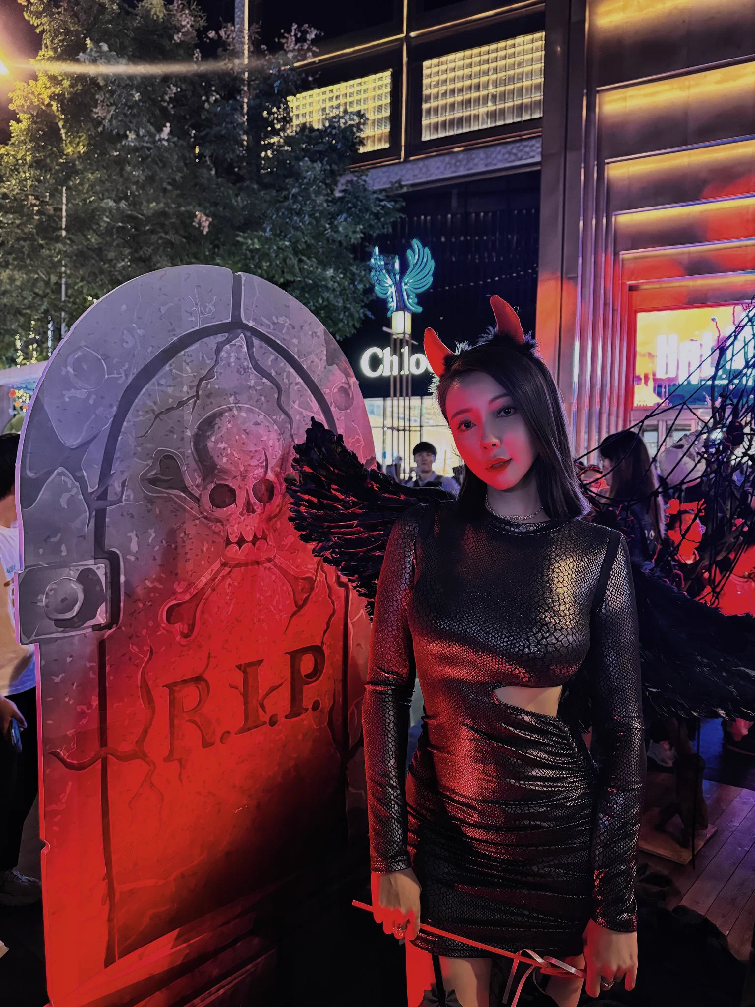 不给糖吃就捣蛋之恶魔天使！🧦：涞觅万圣节限定。 #涞觅不止丝滑@guoer0212 https://t.co/SHfetsfPEM