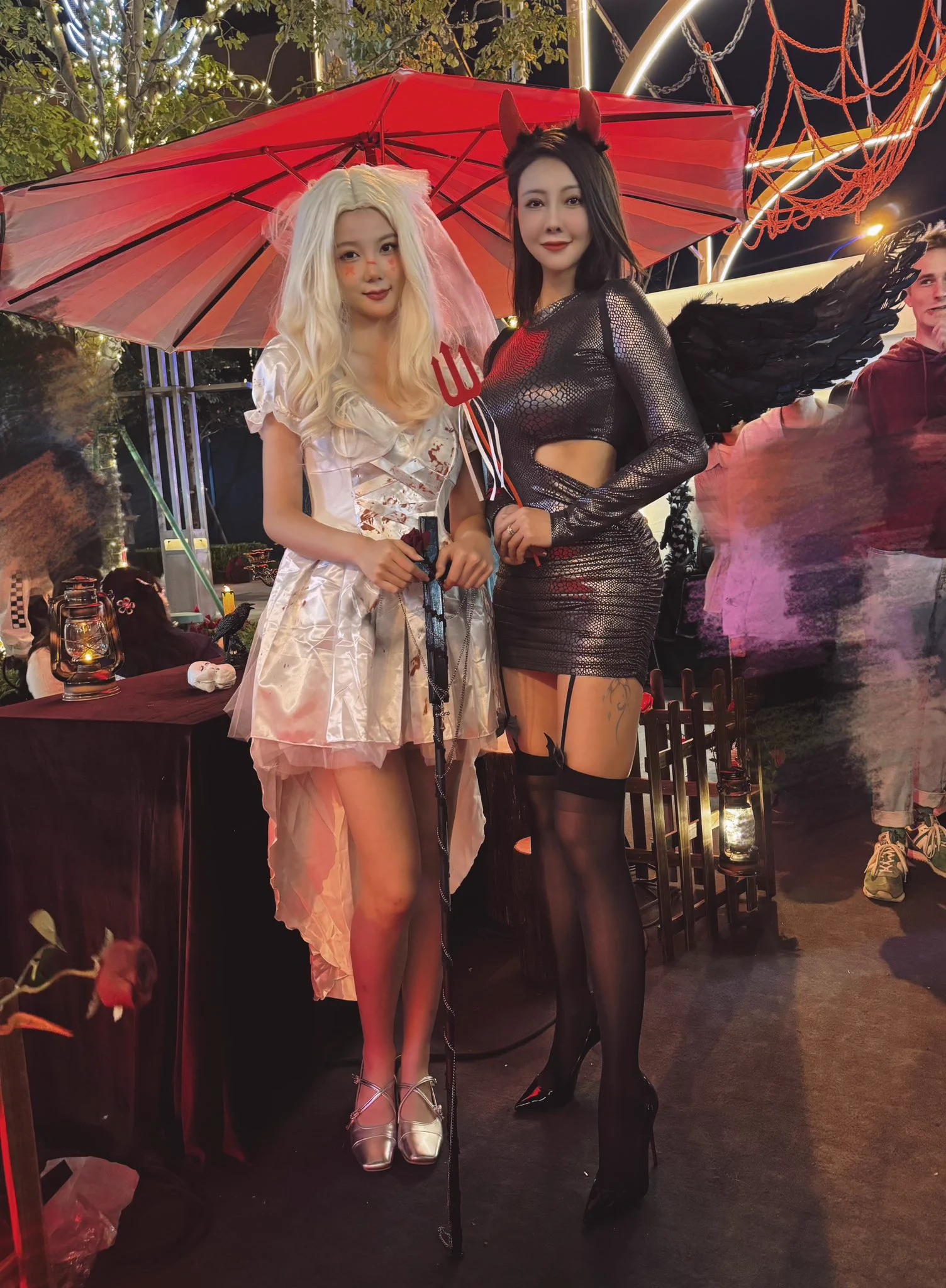 不给糖吃就捣蛋之恶魔天使！🧦：涞觅万圣节限定。 #涞觅不止丝滑@guoer0212 https://t.co/SHfetsfPEM