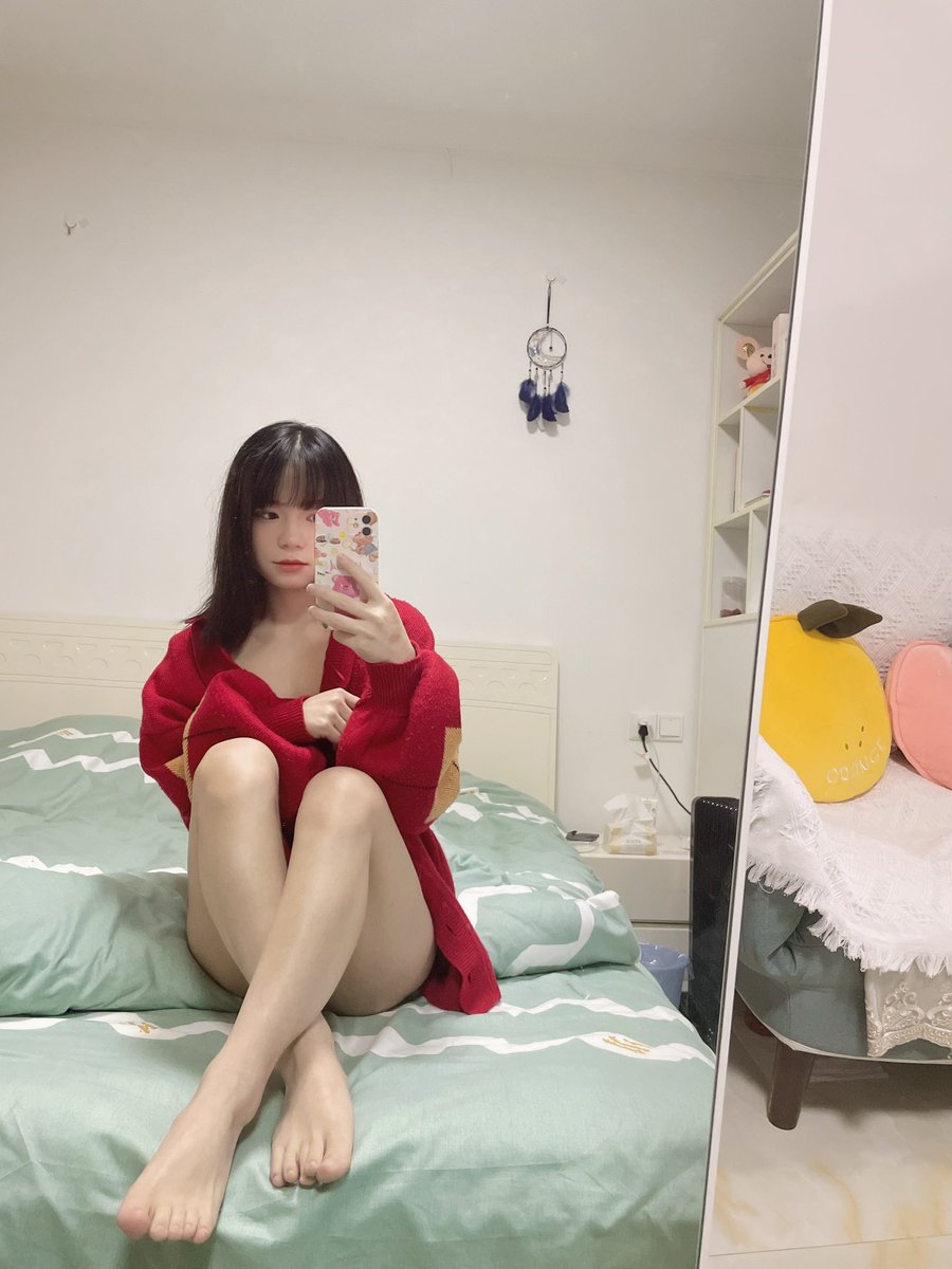 天很蓝，找一个风很大的地方，把我忘了吧
#萝莉 #反差 #学生妹 #淫荡 https://t.co/06n7JOS308