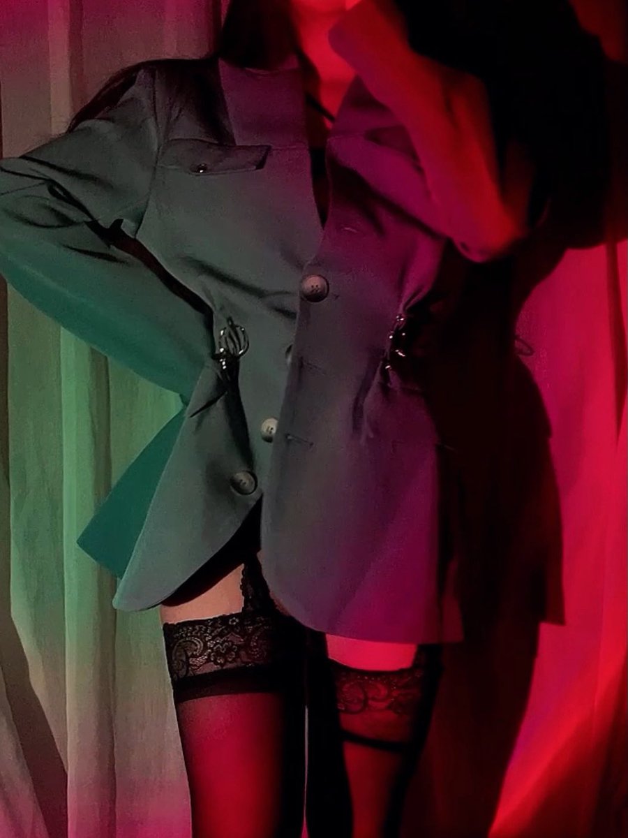 我单方面宣布秋天和丝袜绝配
没人反对吧 https://t.co/1LgSadb021