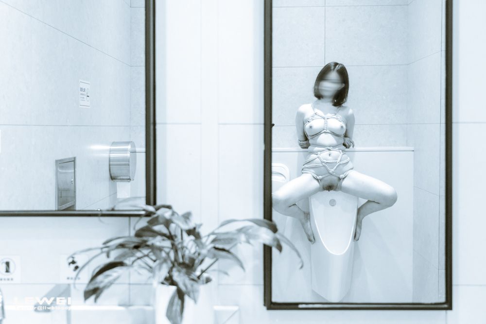 镜花水月～
#LEWEI #Bondage #广州约拍 #捆绑 #废墟 #BabyArt #ChinaArt #ChinaBondage
各类主题创作拍摄欢迎私我约拍～
投稿：
@Fengsiyuan
@wqganenshi https://t.co/BDjBE0qdkV