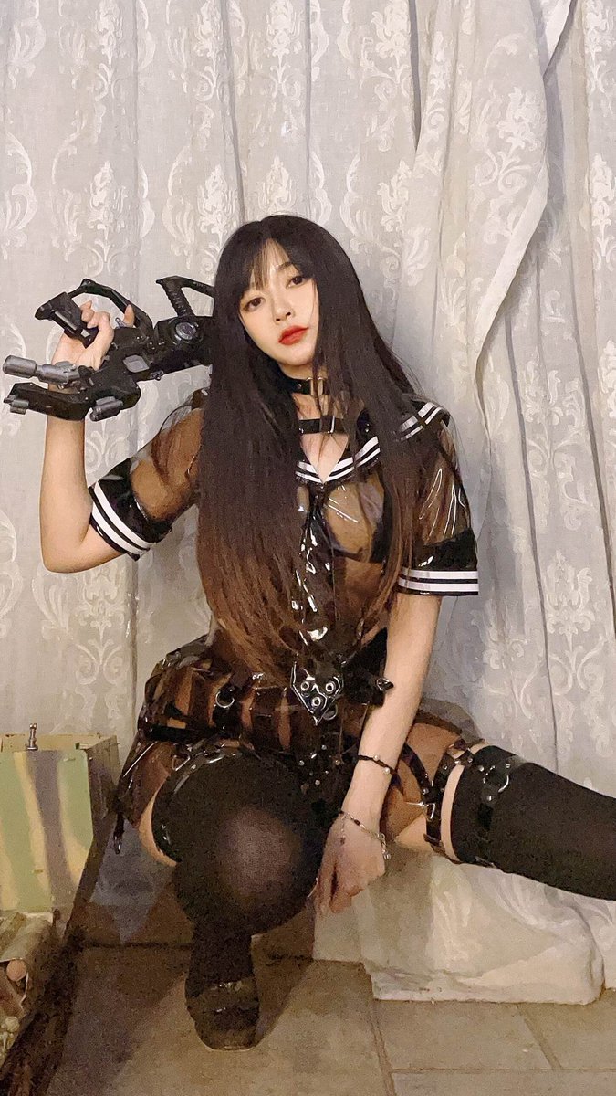 幻象学院！01😬😬 https://t.co/vPWmD9WGDI