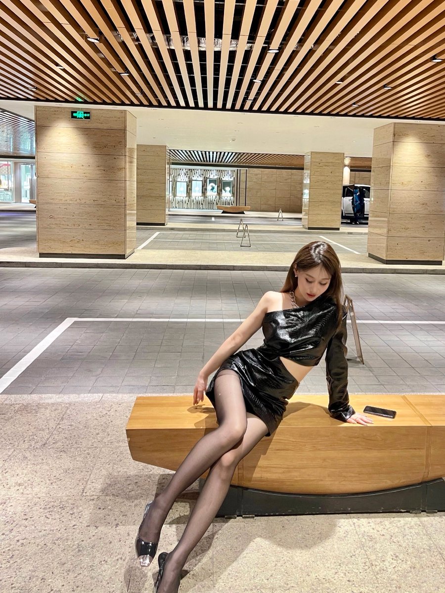 越来越不会拍照了📷
根本不会摆姿势
#丝袜美女 #黑丝长腿 
@p_e_r_r_y_x @code9521 @SKphotoSK @Fanjiahui2020 @LittleDirtySec4 
大佬们随缘帮转发转发吧 https://t.co/VJxmaAMhOZ