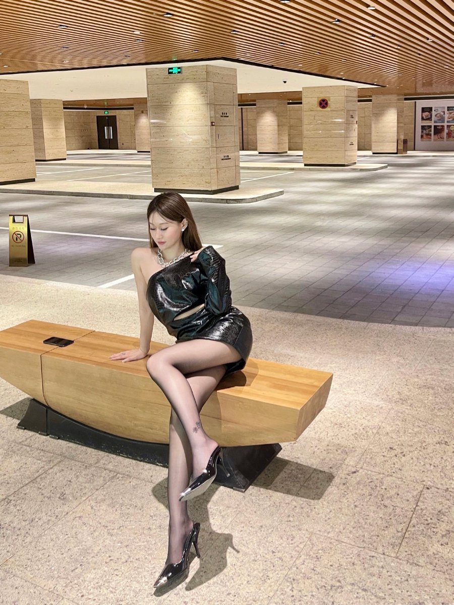 越来越不会拍照了📷
根本不会摆姿势
#丝袜美女 #黑丝长腿 
@p_e_r_r_y_x @code9521 @SKphotoSK @Fanjiahui2020 @LittleDirtySec4 
大佬们随缘帮转发转发吧 https://t.co/VJxmaAMhOZ