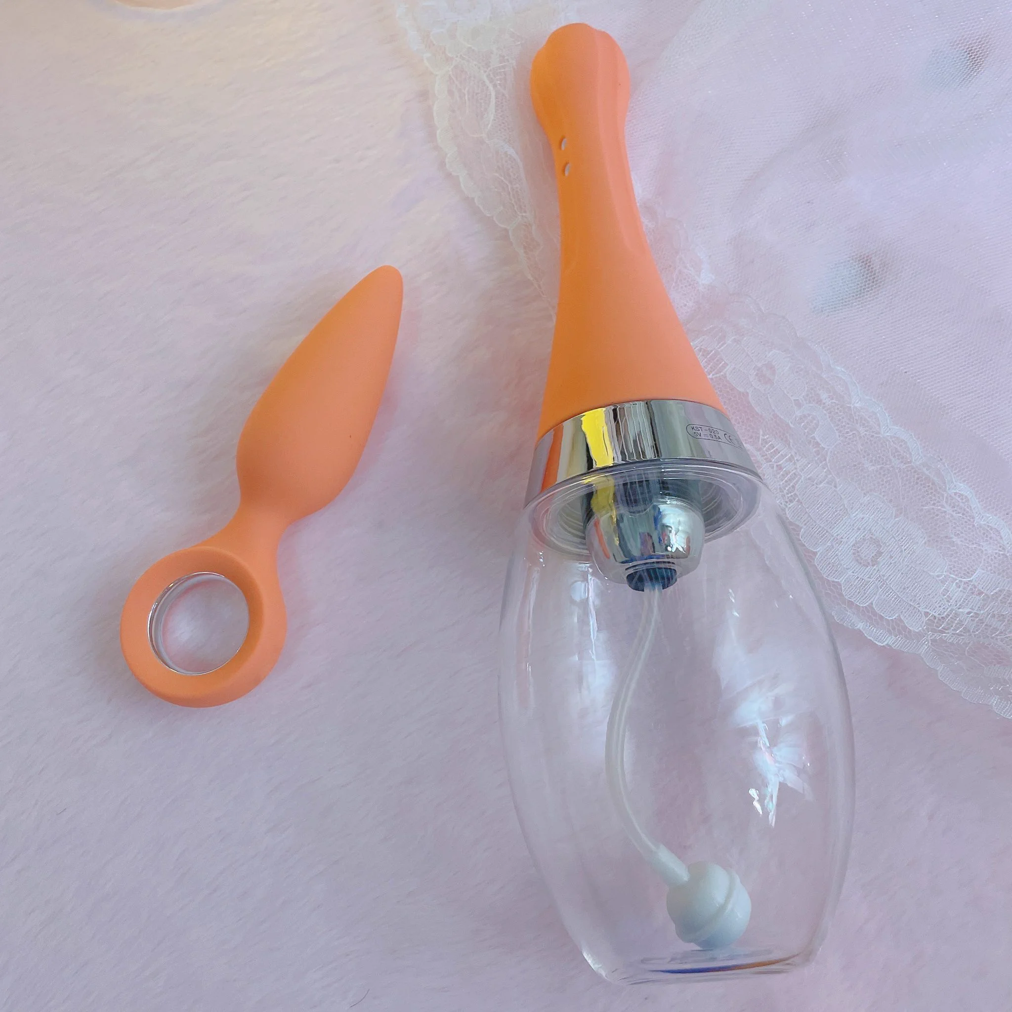 店里上架了震动肛塞+电动清洁器。实在没想到这个肛塞比跳蛋的震动还牛逼……确实好东西，要是男孩子用的话估计会更爽吧😌😌😌强烈推荐 https://t.co/vN2jthgamu