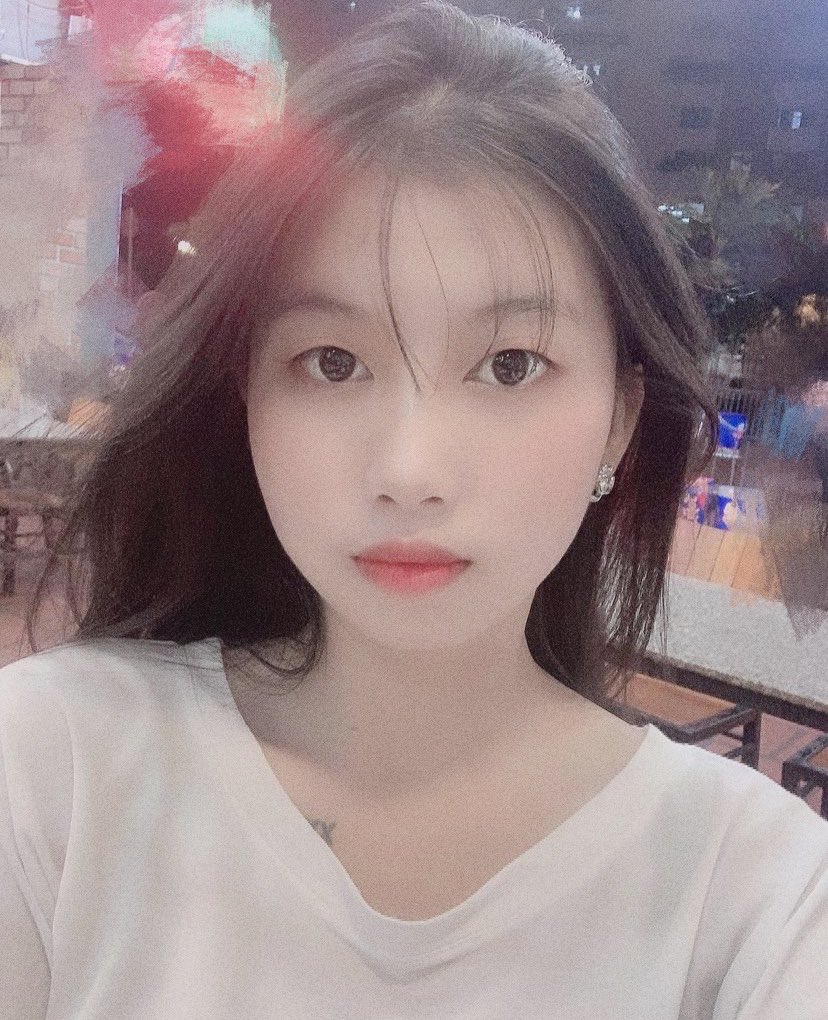 同事说我不化妆 看起来就像是个未成年😂，你们敢对一个小朋友做坏事吗😆😆 #反差婊 #骚货 #母狗 #露出 https://t.co/qpRZIFyNZ0