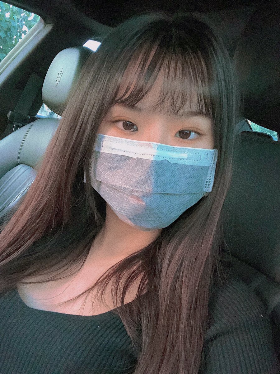 最近拍照眼睛都好無神 
好猶豫眼頭的痣要不要去雷射掉 https://t.co/fiVUyFQF9O