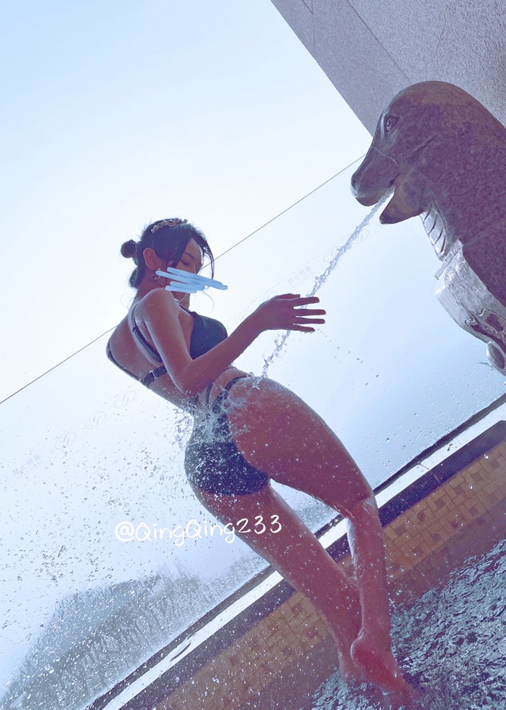 今年初雪 是谁在你身边呢？
@p_e_r_r_y_x https://t.co/UVQVtHejEz