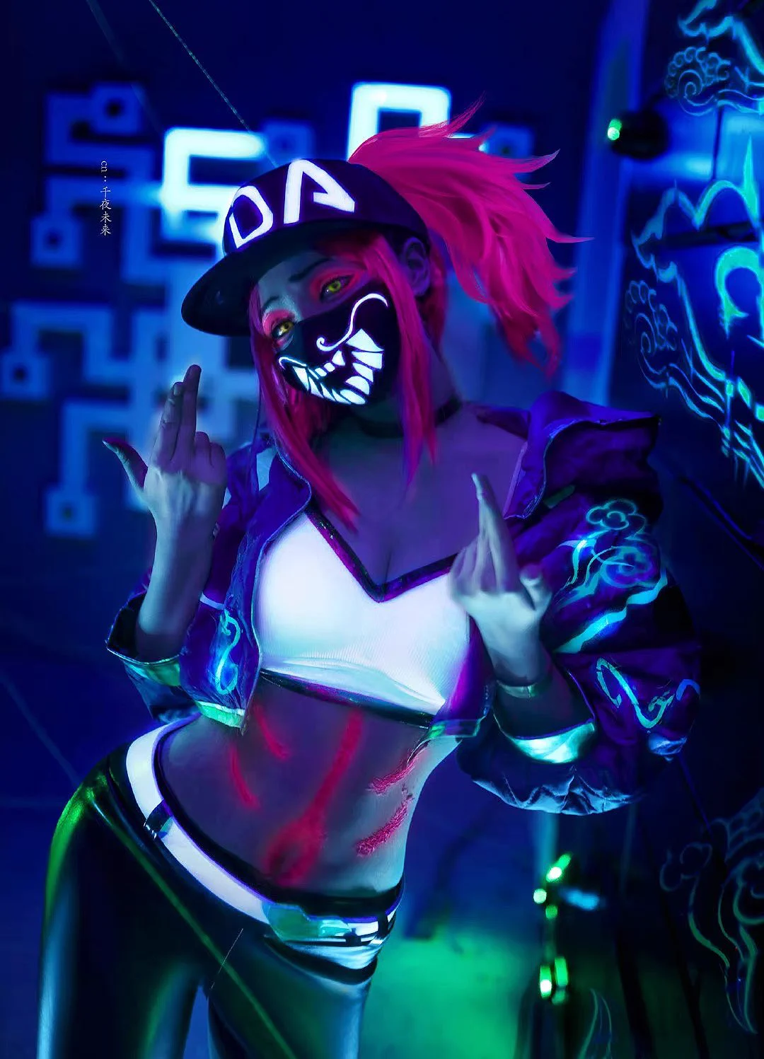 恭喜中国队EDG冠军！！🏆我出过很多lol的cos，这次EDG拿冠军太开心了！😭 #LeagueOfLegends https://t.co/GwbibDIs6M