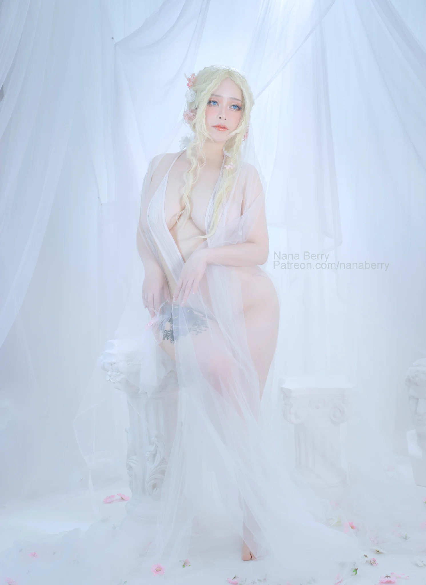 Last week to claim Aphrodite. Without a doubt a fine addition to your Nana collection! https://t.co/AcsiKblNnx