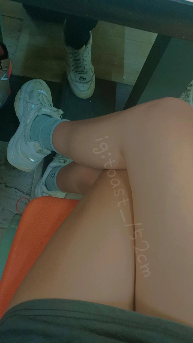 女孩子的腳不會冷(*''∀''*) https://t.co/D0v7dQ83FH