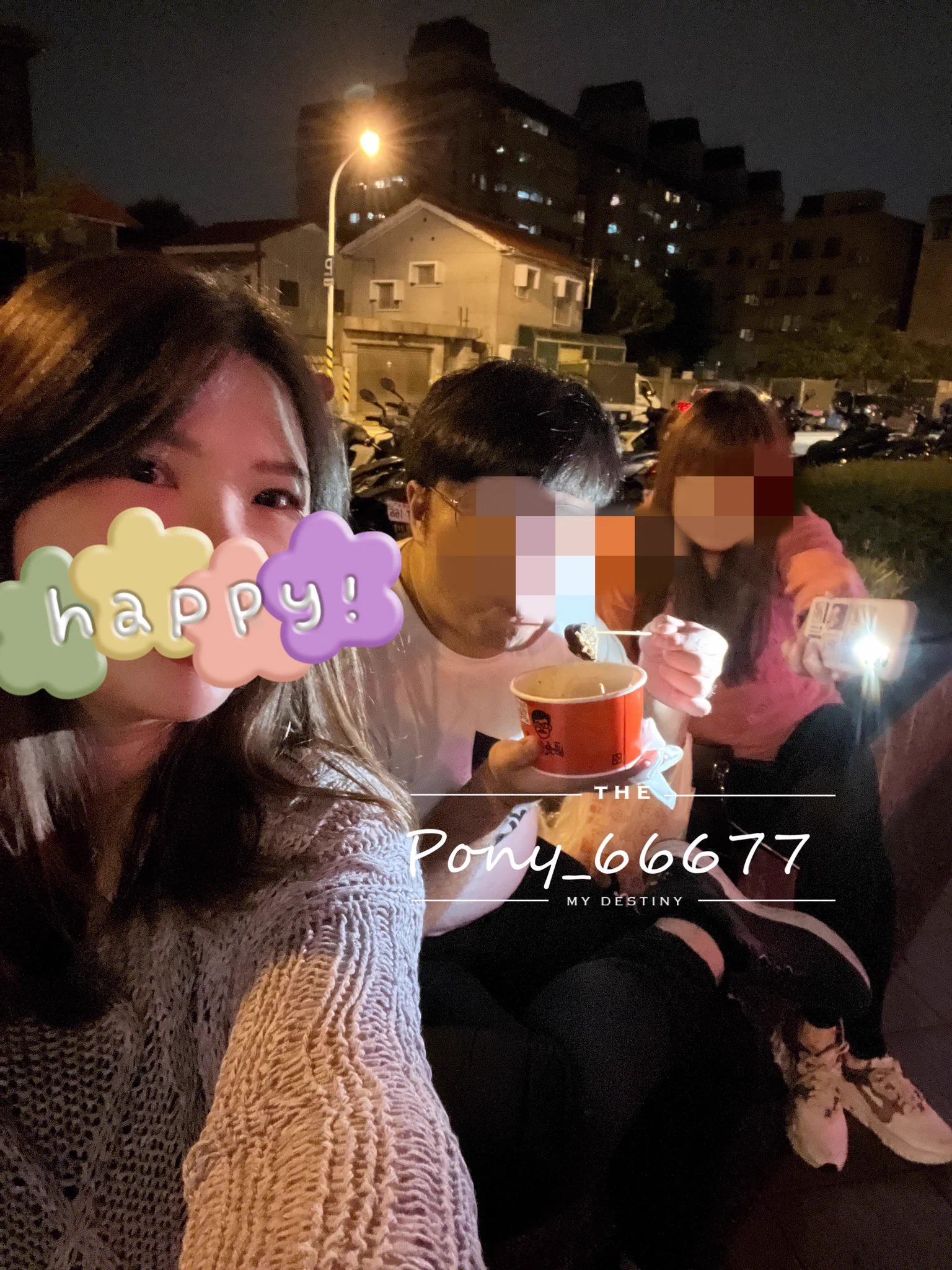 能這樣一起開心的坐在路邊亂聊真的好棒🥰 https://t.co/jArTjToP2J