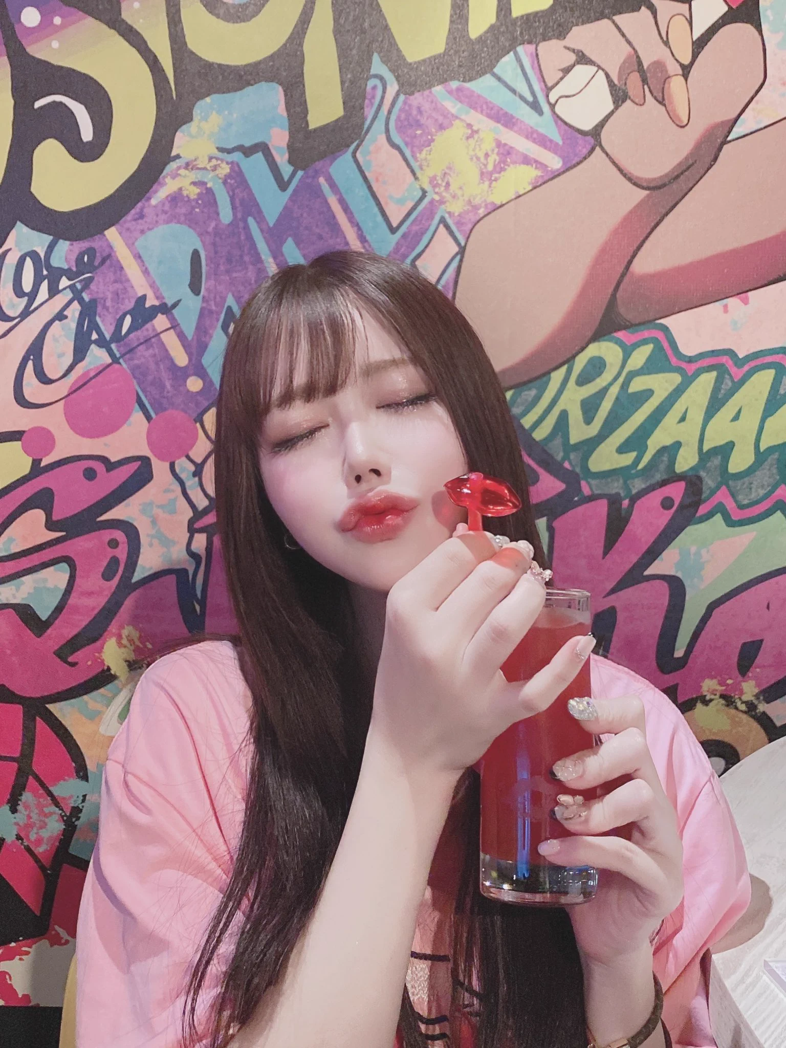 キスできるカクテル💋🍸 https://t.co/OhtlG3UCh1