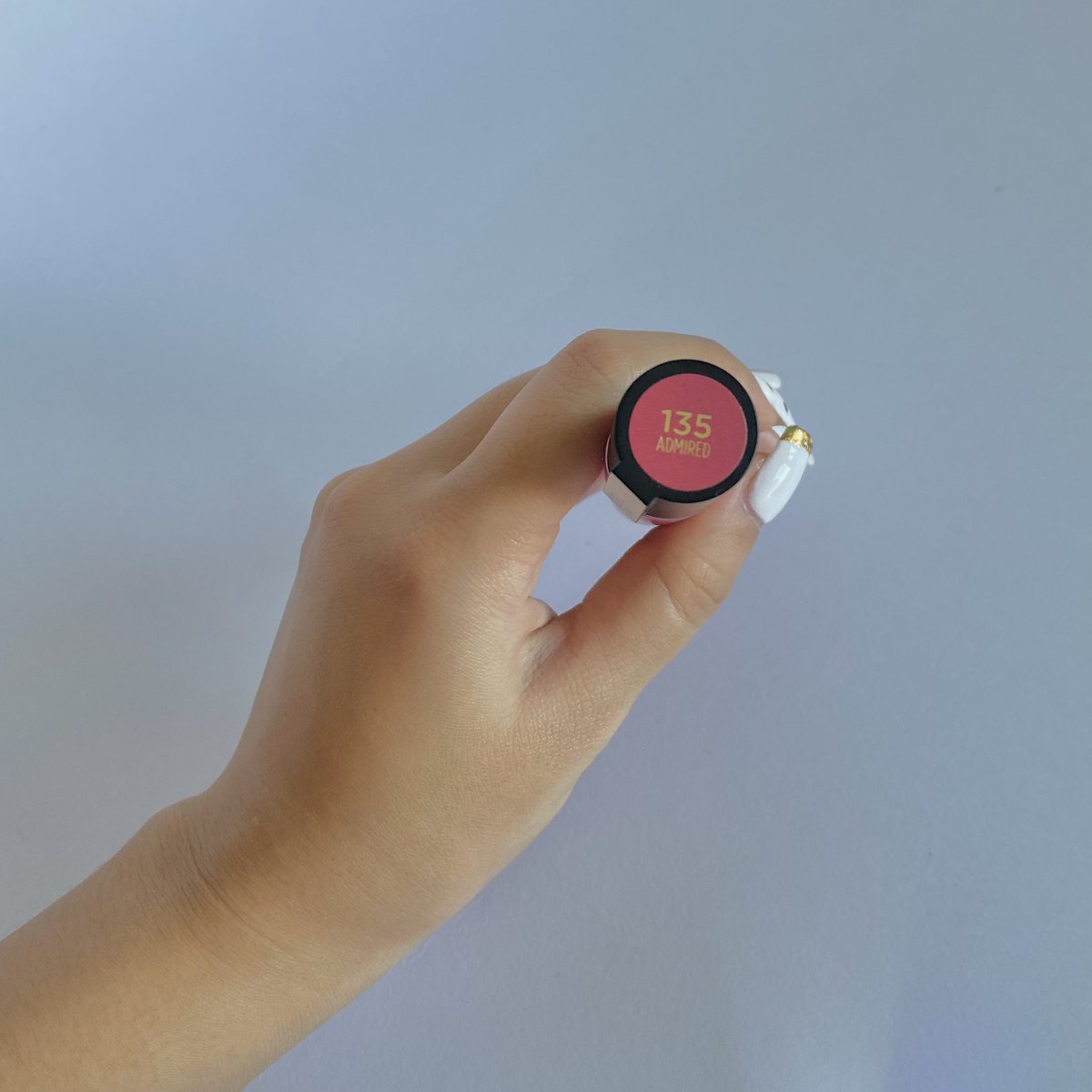 ขอ #ป้ายยา หน่อยเถอะ คือจะบอกว่าวันนั้นแค่ลองไปเดินเล่นที่วัสสันเอง ก็ได้น้องคนนี้มาแบบงงๆ แต่สีน้องคือละมุนมากก เหมือนสาว18-19 ชั้นเลิฟมากก ดีนะที่ถูกใจ เพราะจ่ายเอง 😂 #รีวิวลิป #LOrealParisTH #ของถูกและดี #เขาไม่ได้จ้าง https://t.co/poNQCnLhXM