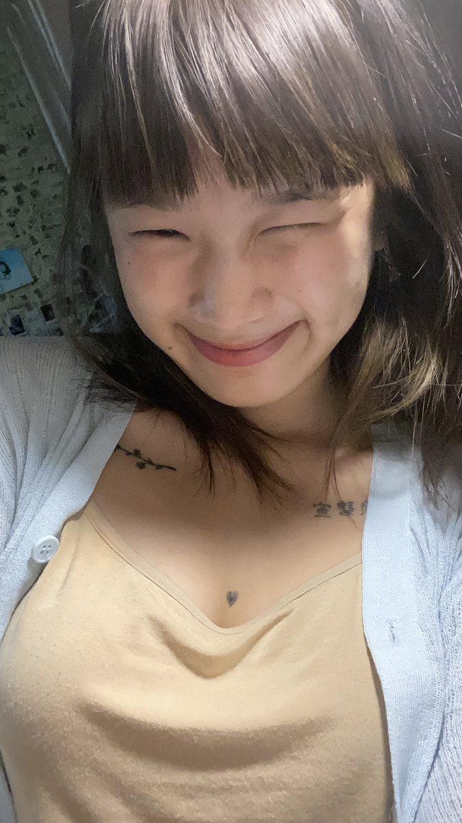 อย่าลืมไปดูไลฟกินกะบับในเฟสด้วยน้า https://t.co/Kt0NVlC3GW