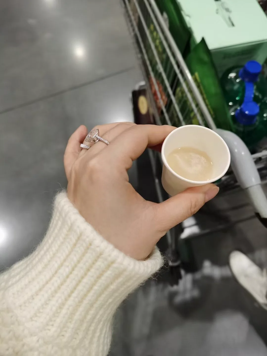 吃哪个？我喂你吃呀😛😛 https://t.co/79aXNzVZtH