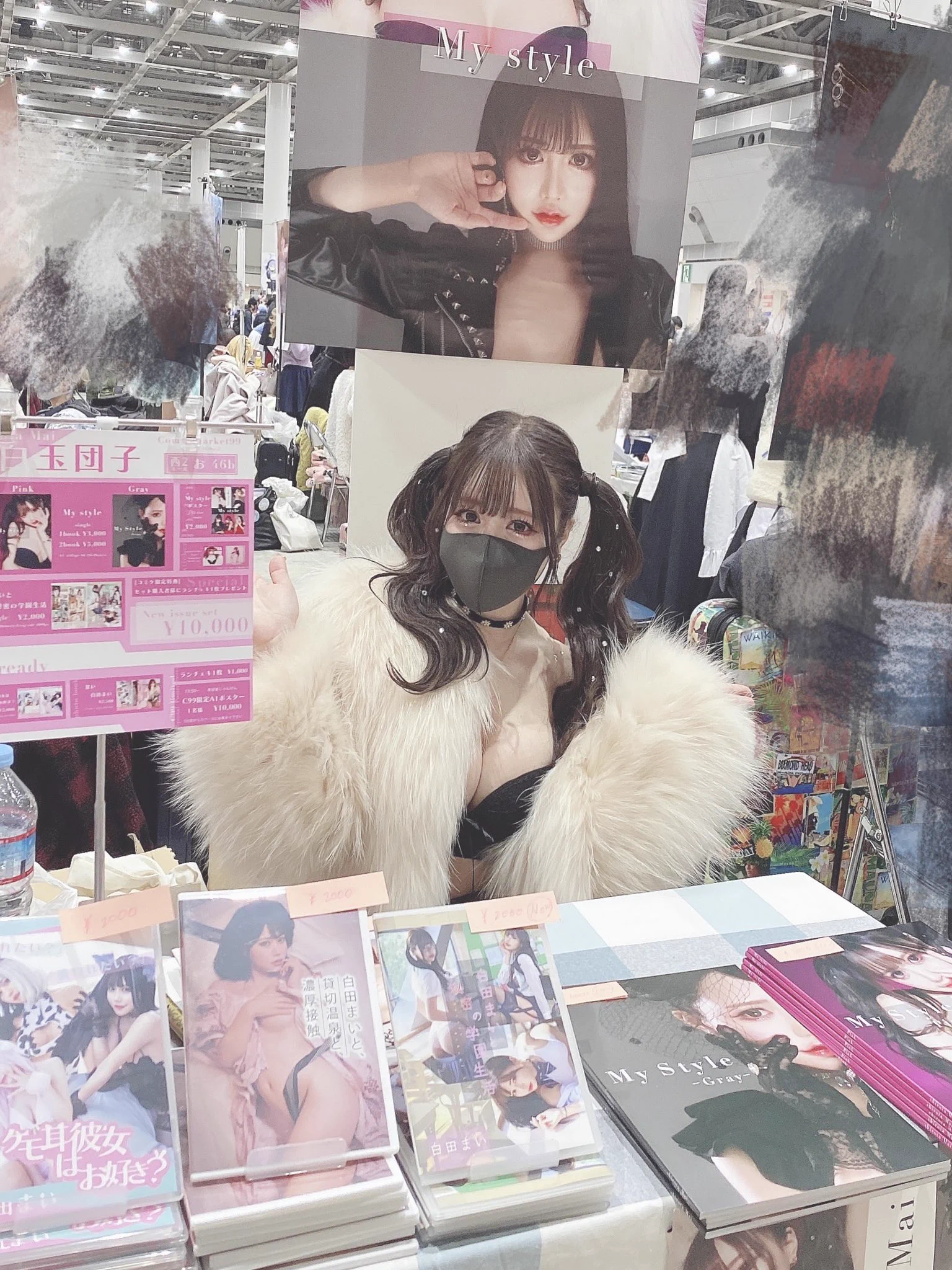 コスホリ、コミケありがとうございました🥺💕💕💕頑張ってきた写真集をやっと皆さんに見ていただけて本当に嬉しいです😭✨#白田まいのエモい冬コミ写真集 のタグを付けて感想ツイートしてくれたらめちゃくちゃ嬉しいですーーーー😭💕💕💕💕#C99 #コミケ https://t.co/s3PbVhtp8f