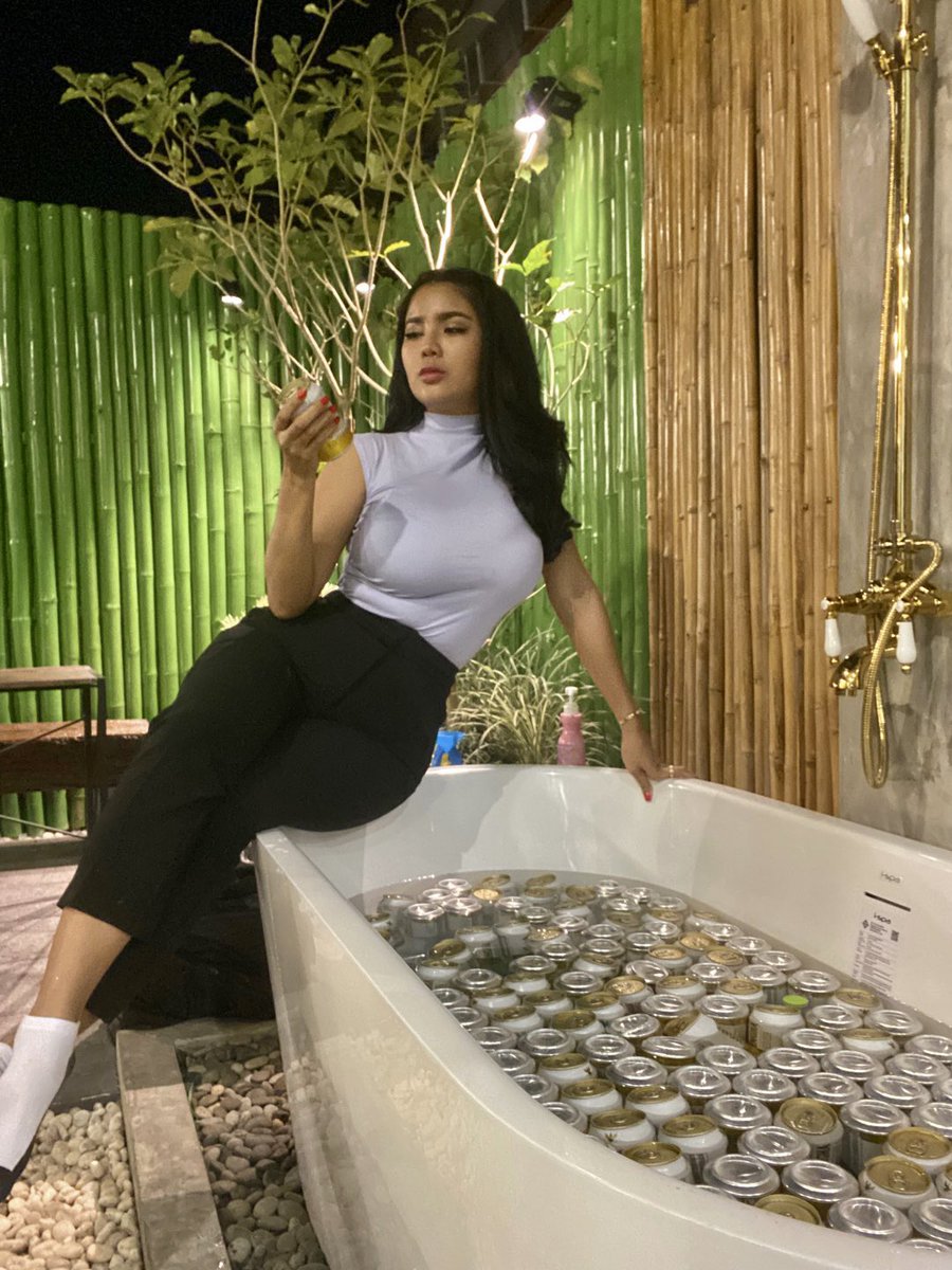 คืนส่งท้ายปีเก่า 2021 https://t.co/peObqwSJE0