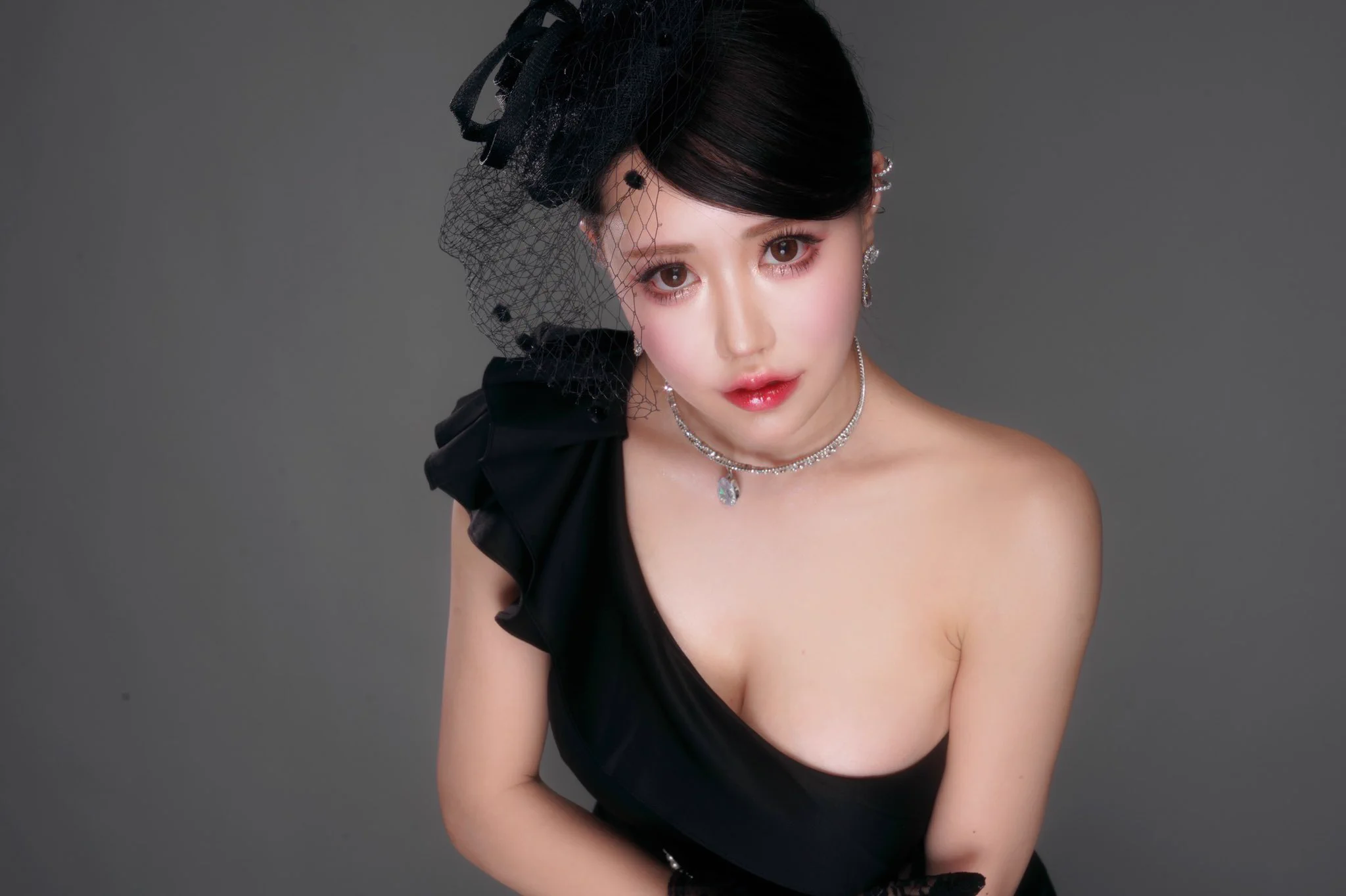 【告知】ついに！！！！白田まい通販始めました！！！✨💕大変お待たせしてしまい申し訳ありません😢💦💦たくさんの方に見て頂けたら嬉しいです🥺💓#白田まいのエモい冬コミ写真集 🎀販売通販はこちら🎀https://t.co/ivmASXlmfK https://t.co/n0bfeVkwgJ