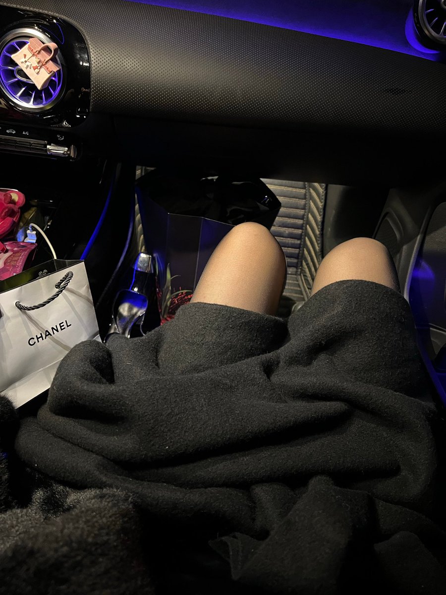 本命年必须全部弄红色 https://t.co/a3148ymTlX