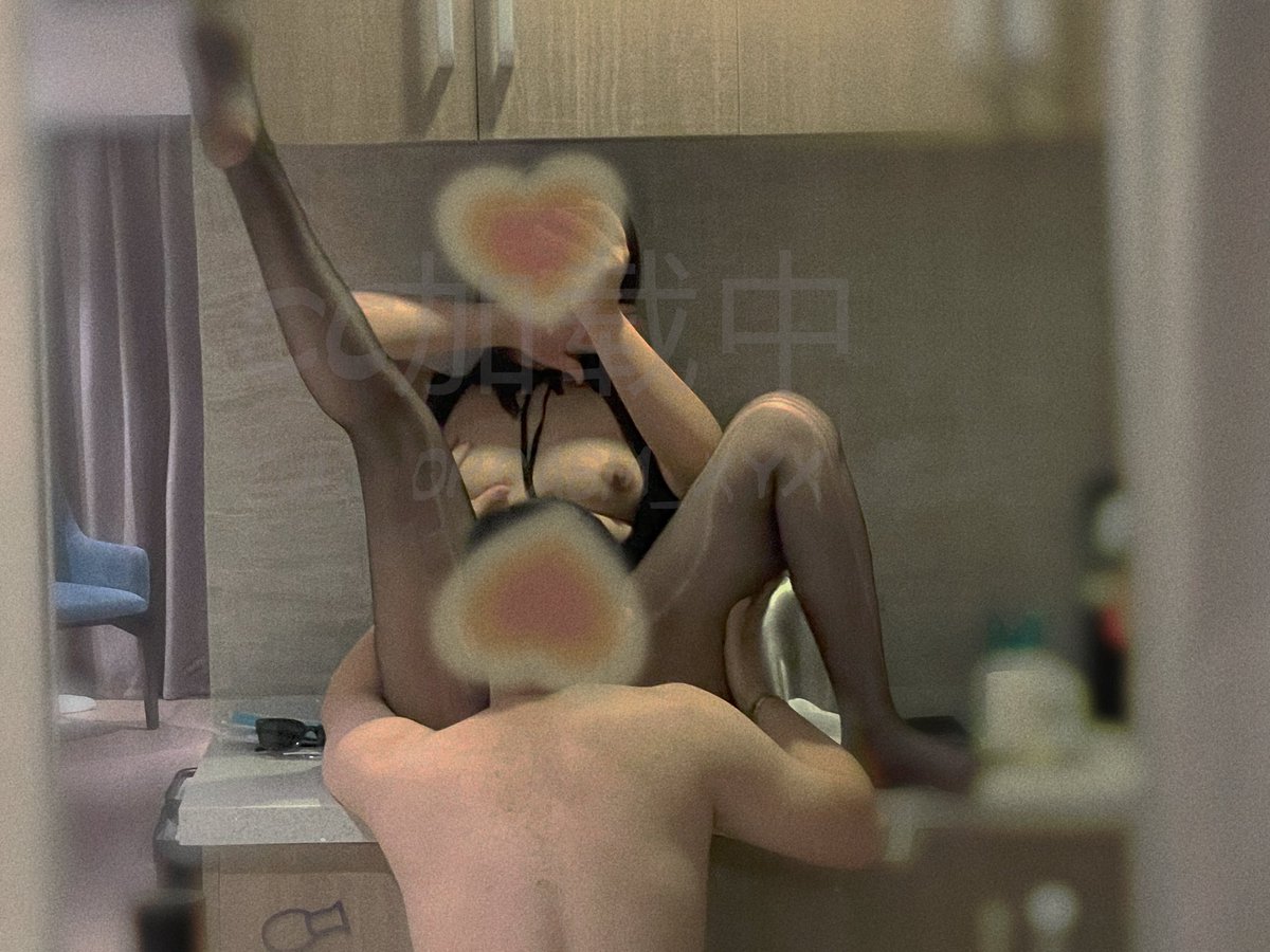 关于看着对面大镜子里自己怎么被架着舔下体这件事 https://t.co/CA2dhJRBAt