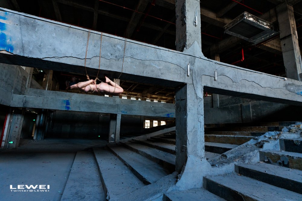 艺高人胆大～
出镜: @xiaoyunduoya 
#LEWEI #Bondage #广州约拍 #捆绑 #废墟 #BabyArt #ChinaArt #ChinaBondage
各类主题创作拍摄欢迎私我约拍～
投稿：
@Fengsiyuan
@CPcoupling https://t.co/R9KlZiXRcK