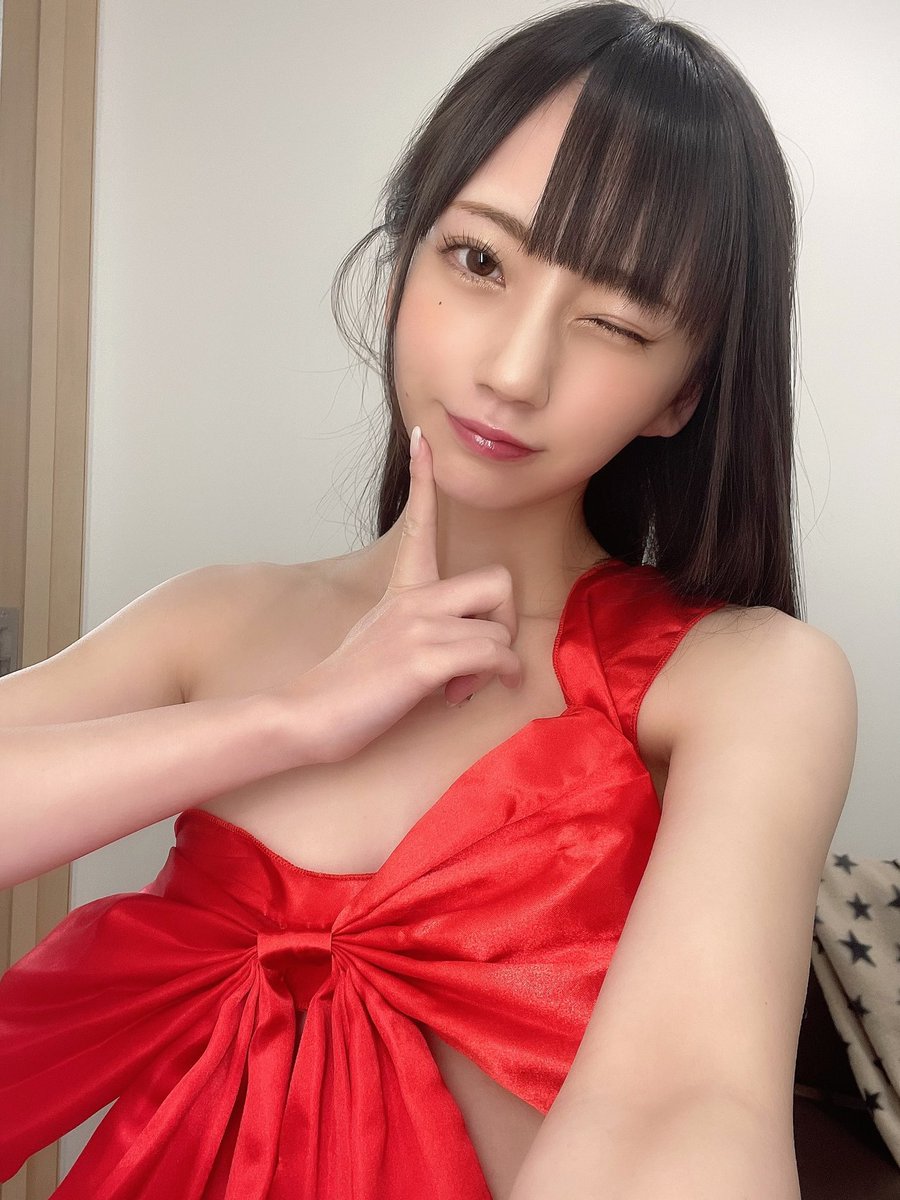 Happy Valentine🎁❤️‍🔥 https://t.co/BdeN3sRnr5