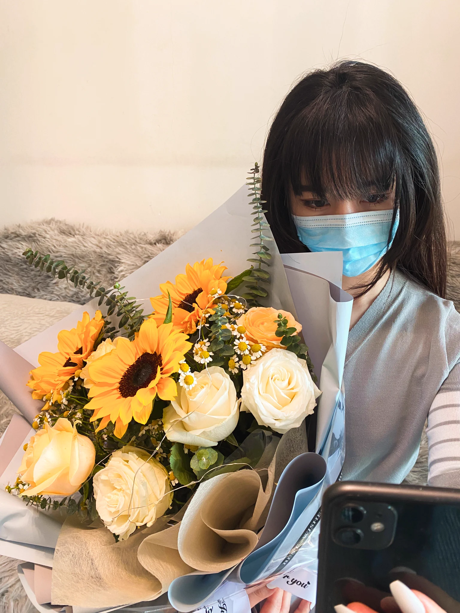 情人節的花花🌸今天才有時間拿出來拍照(女孩子收到花就是要臭美拍照啊🥰) https://t.co/oiK9rDLu74