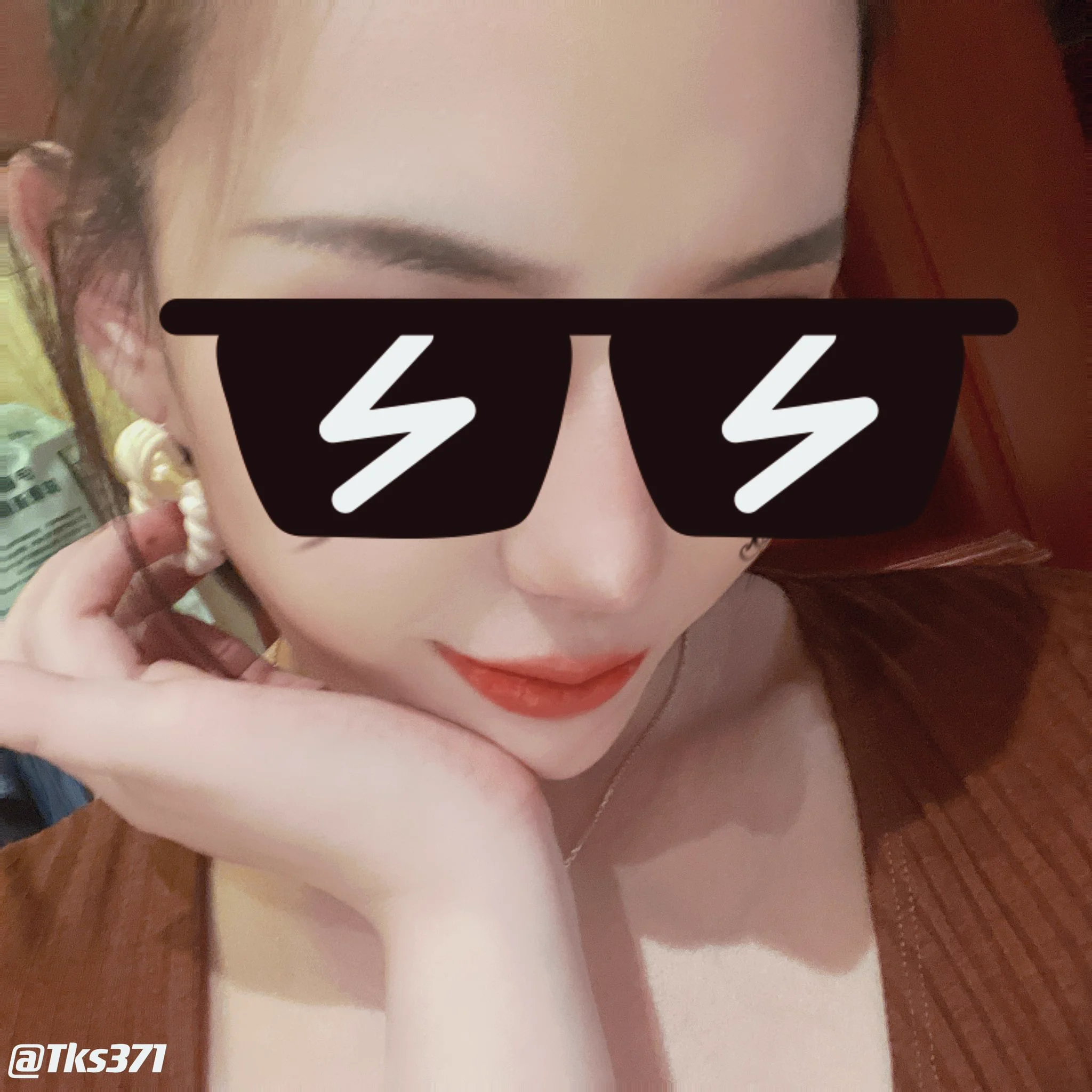 法律的意义，在于防止卑劣之徒行狡诈之事，同时保护或单纯、或弱小、或愚笨之人受到伤害，所以在这法外之地，智商税才能大行其道，给你们出个主意吧，每次在犹豫自己是不是被骗的时候，先来姐姐这撸一发，你会想明白很多。 https://t.co/EpbrVy0T1b