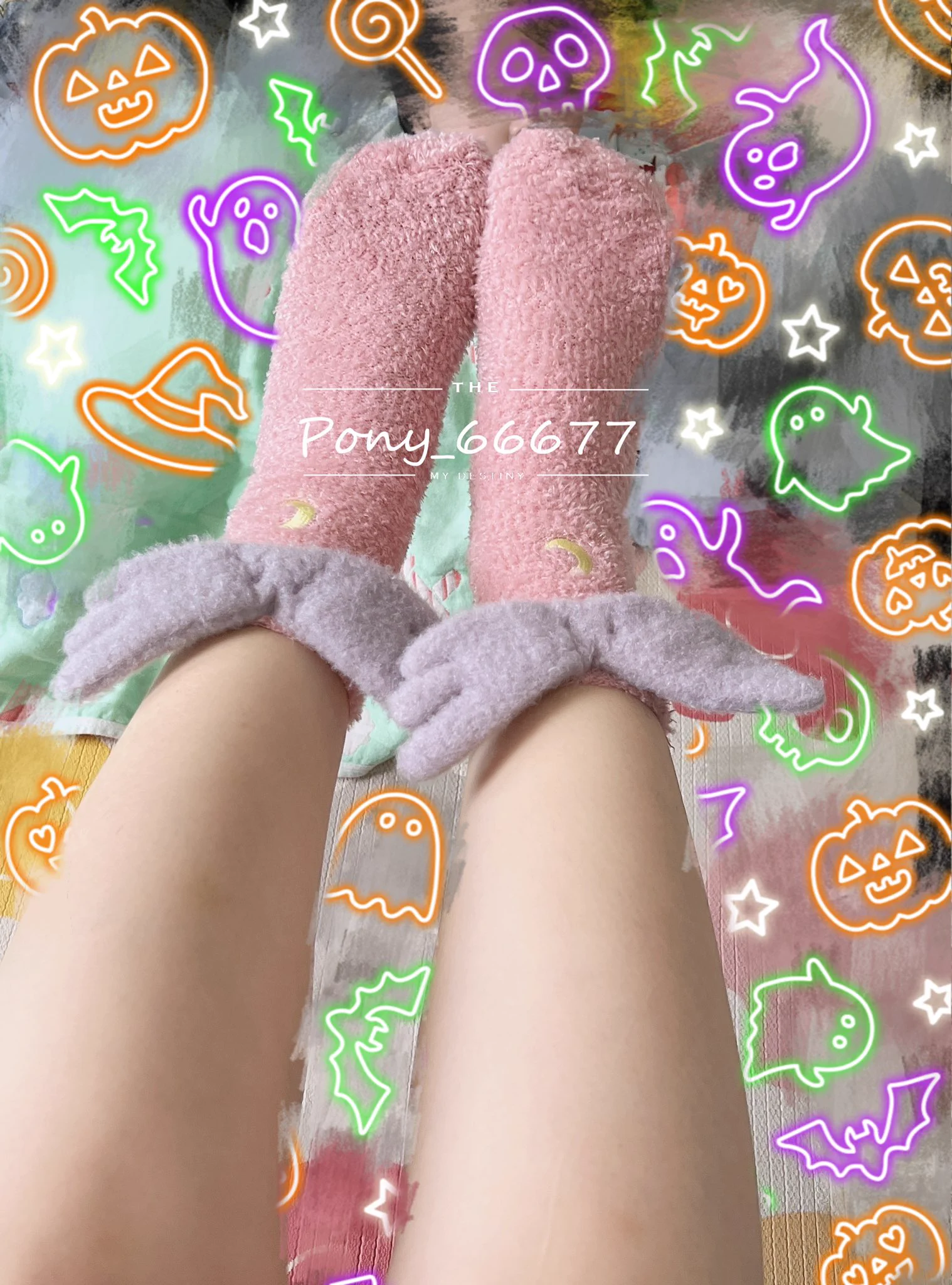 買了一雙好可愛的襪子好喜歡但好像沒辦法穿出門欸⁄(⁄ ⁄ ⁄ω⁄ ⁄ ⁄)⁄ https://t.co/e6KYDRBtfb