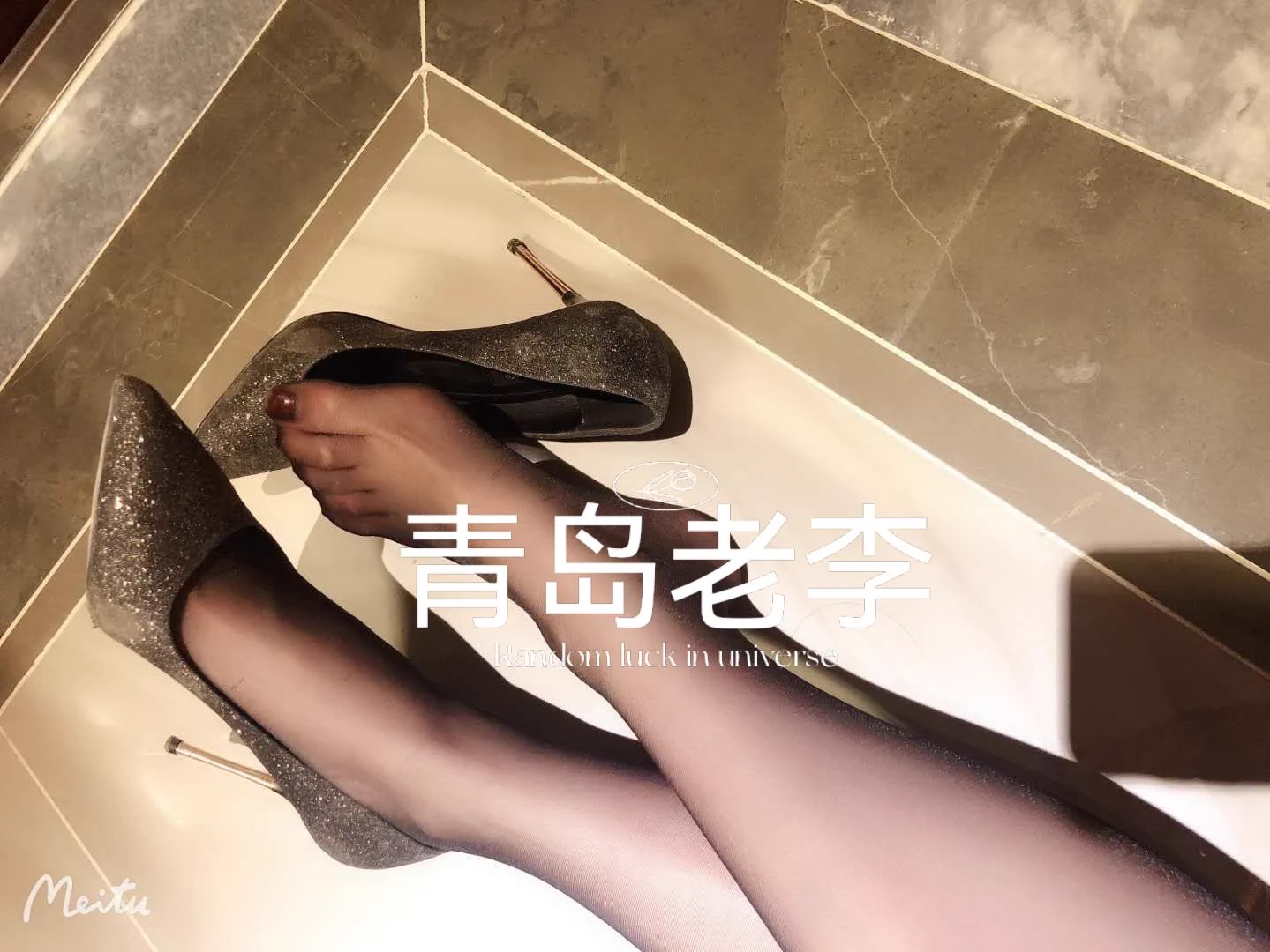 第8888个粉丝想送点福利送点啥好呢 https://t.co/lI0NAyxQ9g