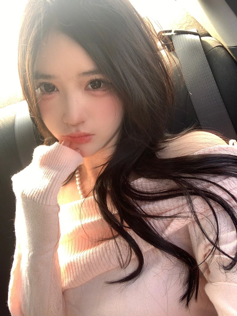 提问：女孩子身上有几张嘴 https://t.co/kILETW4h2j