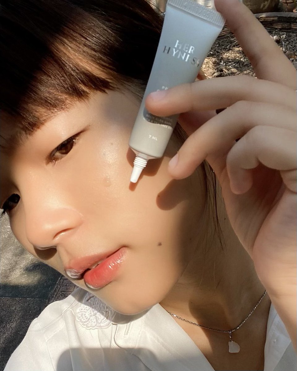 ชอบหน้าตัวเองตอนนี้มากกกก รู้สึกว่าใสขึ้น หลังจากที่ลองใช้เจลแต้มสิวกะมาส์กของ @HerHynessBeauty มันอ่อนโยนสุดไรสุด ใช้แล้วรอยจางไวแบบงงๆอะ ฟิลแบบแต้มไปงั้น แต่จางลงจริง แนะนำมากก
ใครสนใจ พิกัดอยู่นี้ @HerHynessBeauty ลองเถอะแล้วจะติดใจ
#รีวิวherhyness #ใช้ดีบอกต่อ #HowtoPerfect https://t.co/rcxvQP5WgH
