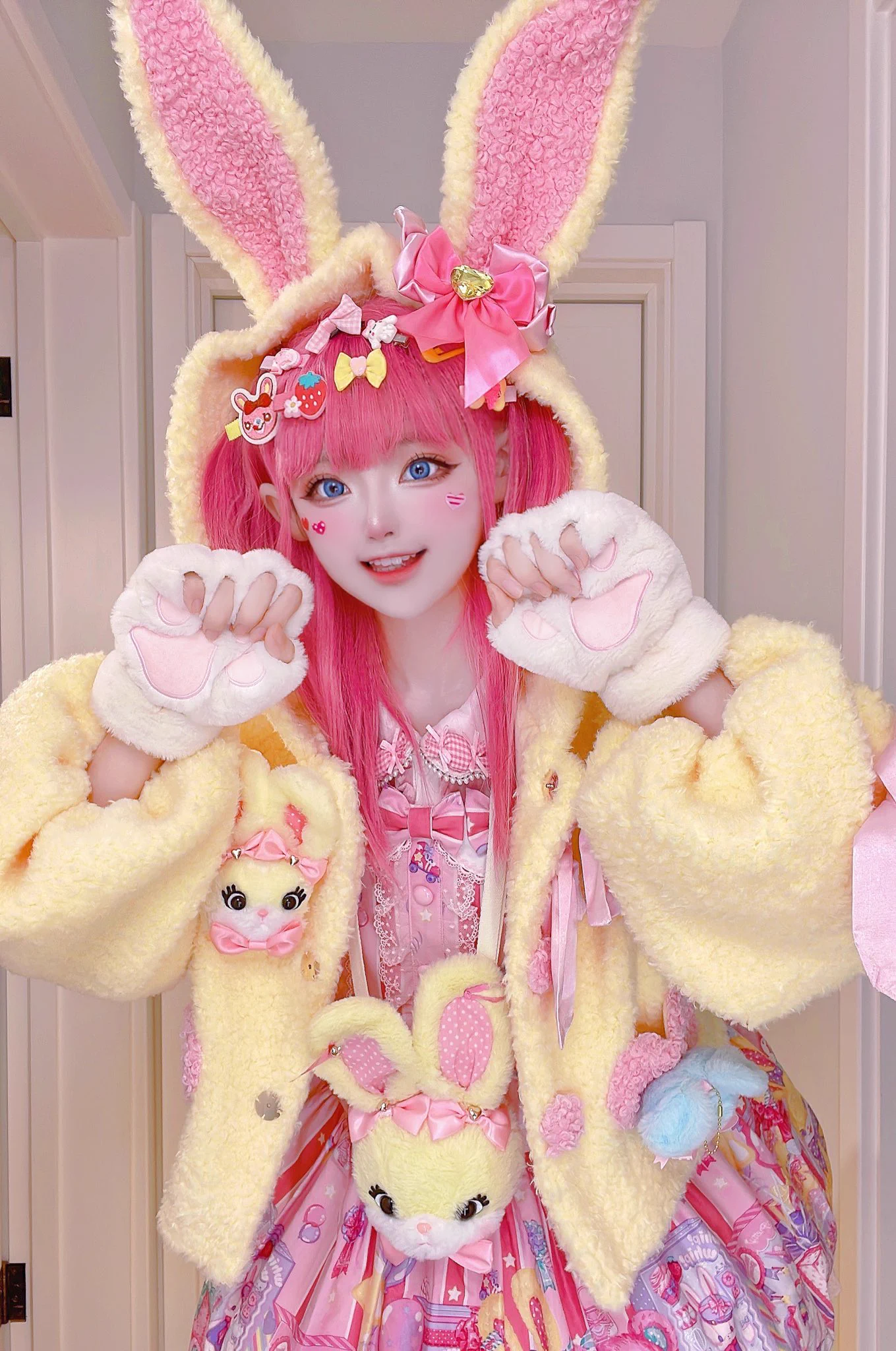 ふわふわのコート(˶‾᷄ ⁻̫ ‾᷅˵)💛🎀 https://t.co/8JWGZ3QIhB