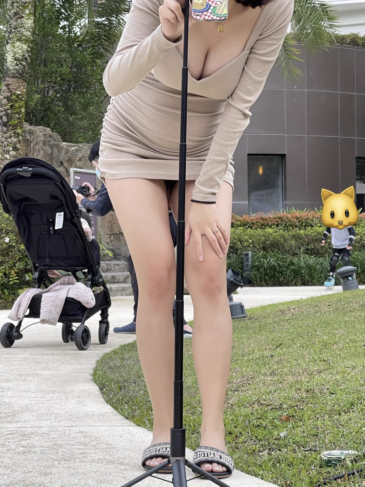 出遊時：老婆叫我站好要拍照了唷，我也幫她拍照⋯給大家看看哈哈XD https://t.co/jfV6FxjVNL