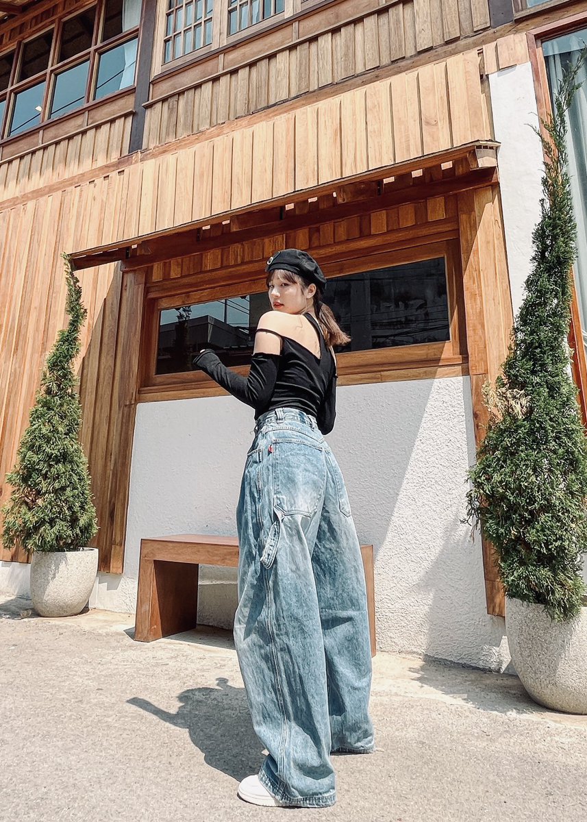 𝔫𝔬 𝔟𝔯𝔞 𝔦𝔰 𝔫𝔬𝔯𝔪𝔞𝔩 https://t.co/ifuEGHTpf2