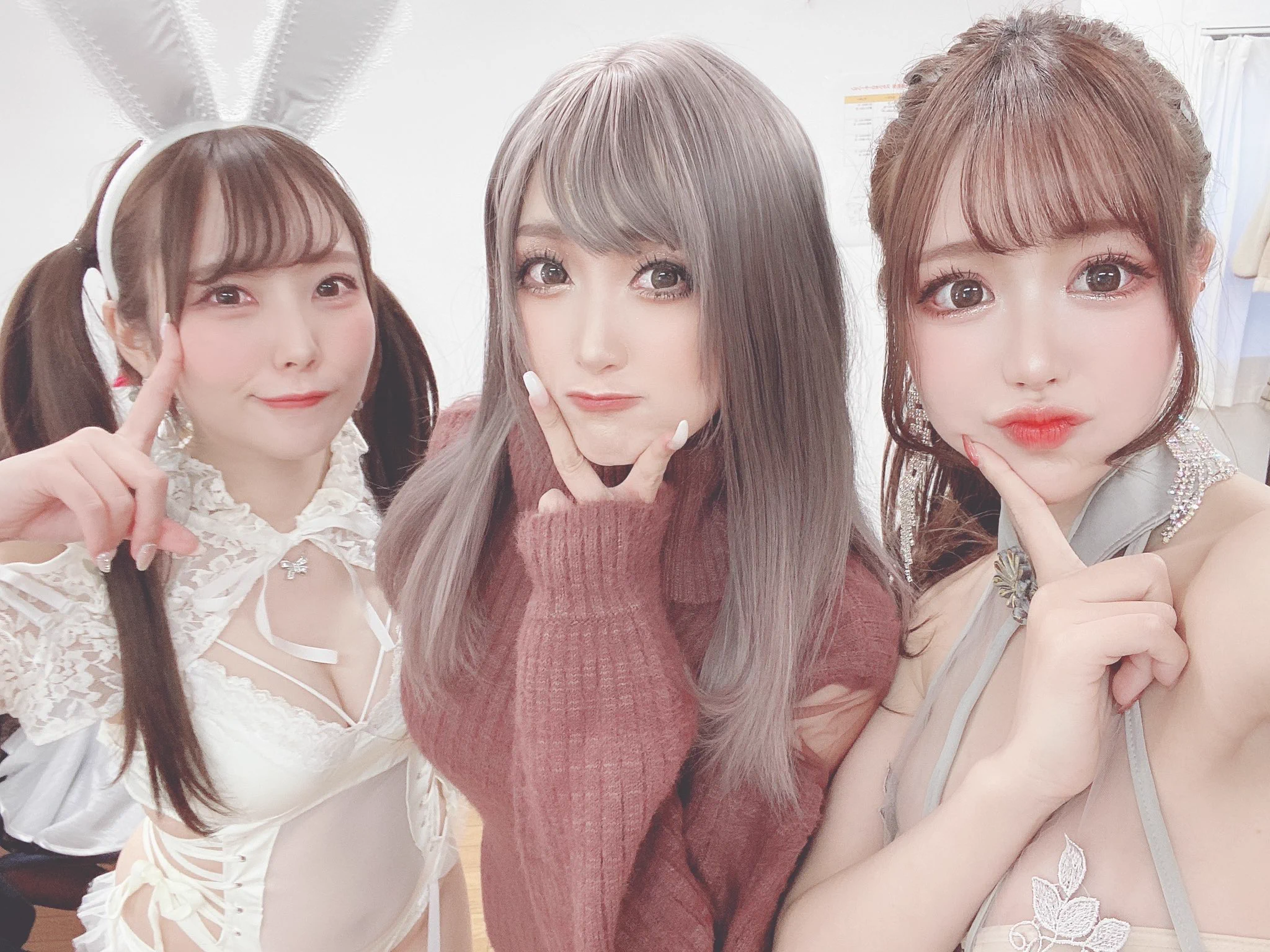 明日はこの3人でホワイトデーイベント🌟ヘアセットも予約してめちゃくちゃ可愛い白田まいになってるので会いに来なきゃ損です🥺💗 https://t.co/sbDQ1smqYF