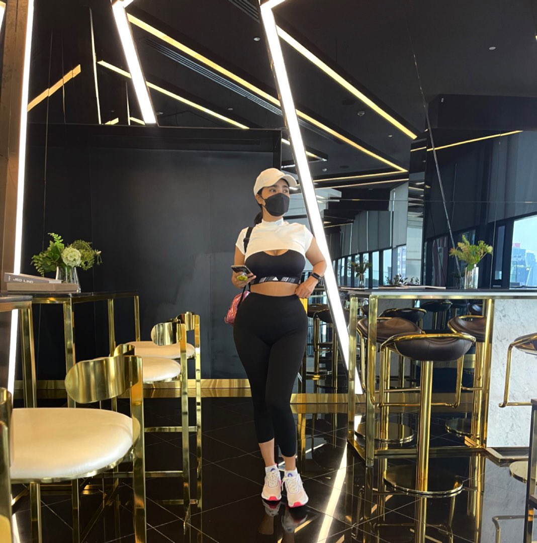 จะไปยิมหรือจะไปร้านหมูกะทะดีนะ🤔 https://t.co/xxBPgLA3zK