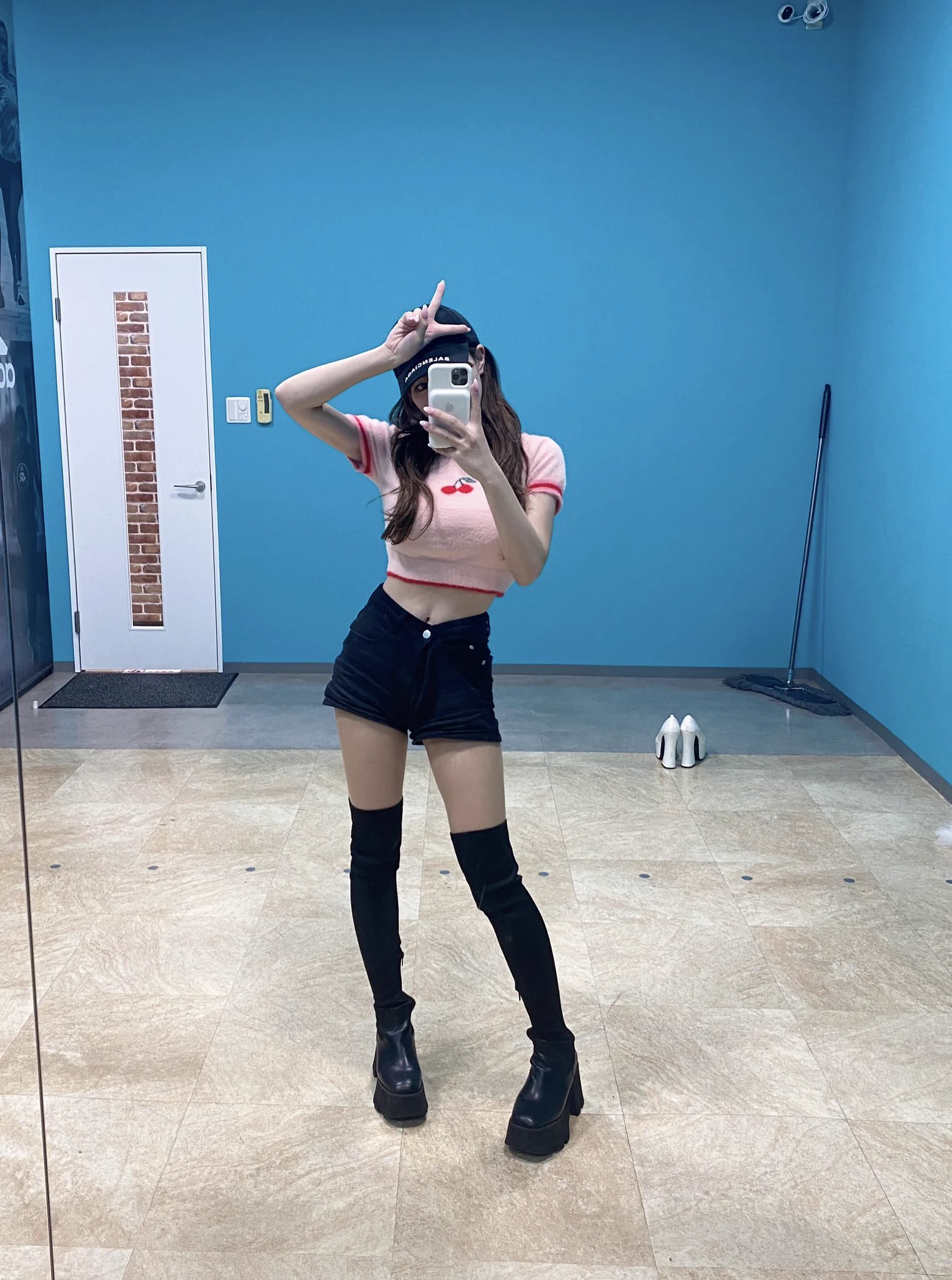 痩せてちょうどサイズだったショートパンツがウエストボタン引っ掛けて締めないといけなくなったの嬉しい🥺✨ https://t.co/dSH86BFFpE