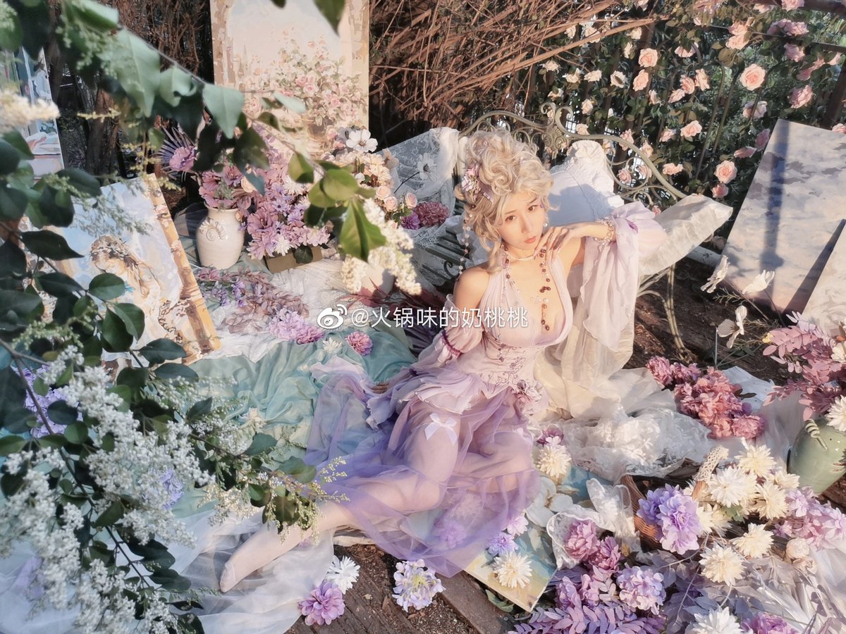 春有约，花不误
昨晚云溪溪一边修图一边跟我图透，打鸡血肝图到四点，太沉迷睡美人的美丽了呜呜，怎么会那么好看！！恨不得现在就让大家看到，这套图不买真真血亏！先看看手机花絮过过瘾 https://t.co/2ILjAwauSj