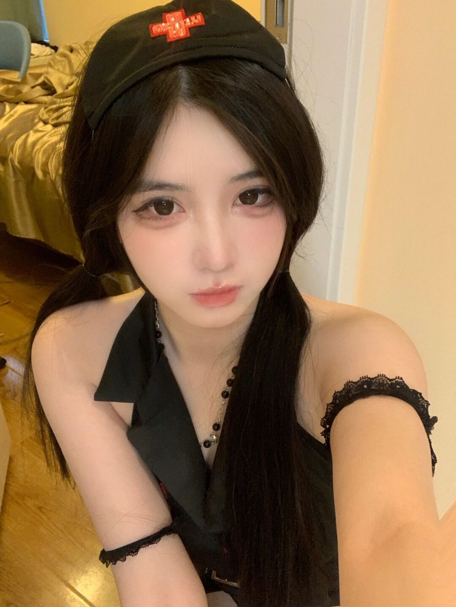 好羡慕别人有老公呀，我也好想要老公贴贴 https://t.co/OJWWABxSRo