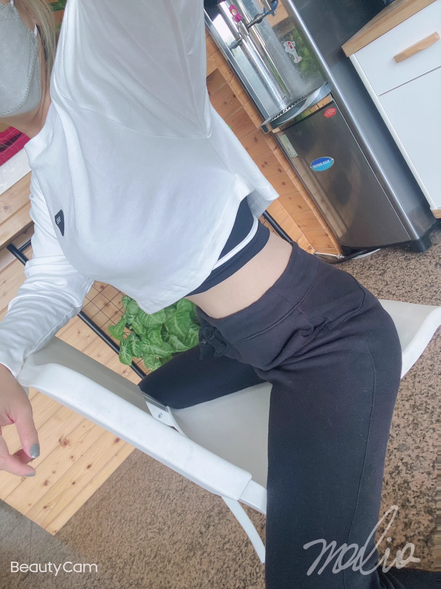 終於可以穿這類的衣服出門了 肚子小很多開心😃 https://t.co/Q4mV9ovx43