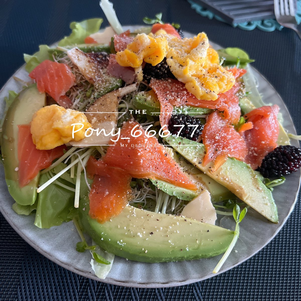 今日早午餐❤️
草比較多的是我的
室友的多一片吐司 https://t.co/K0p0NmYJW6