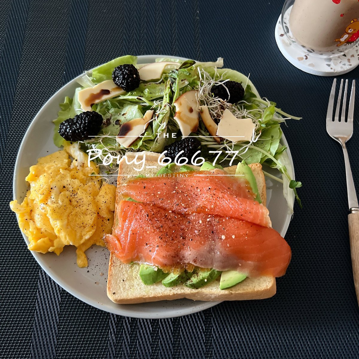 今日早午餐❤️
草比較多的是我的
室友的多一片吐司 https://t.co/K0p0NmYJW6